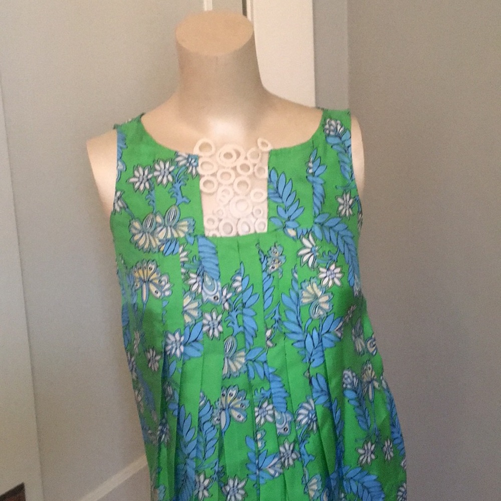 Lilly Pulitzer Tara shell‎ with white loops. NWT